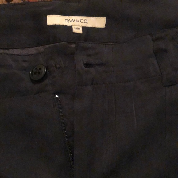 Black silk mini skirt! - Picture 3 of 8